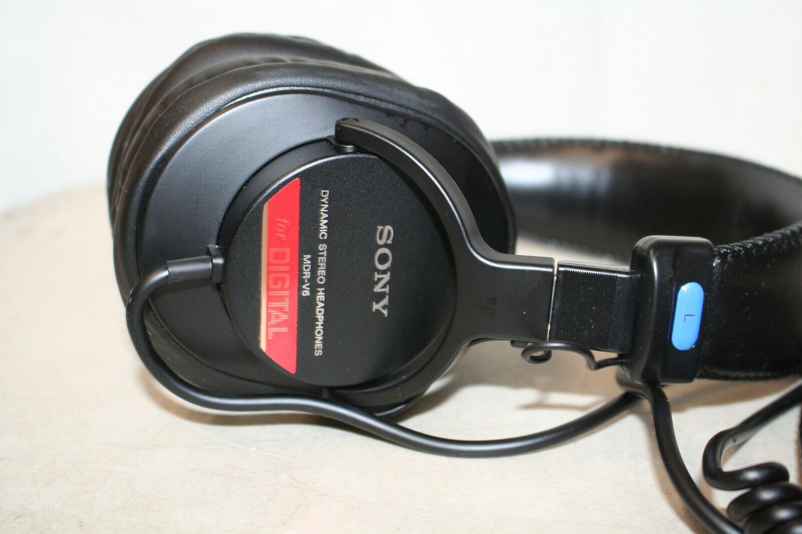 Vintage Sony MDR-V6 Monitor Series Over the Ear Headphones 