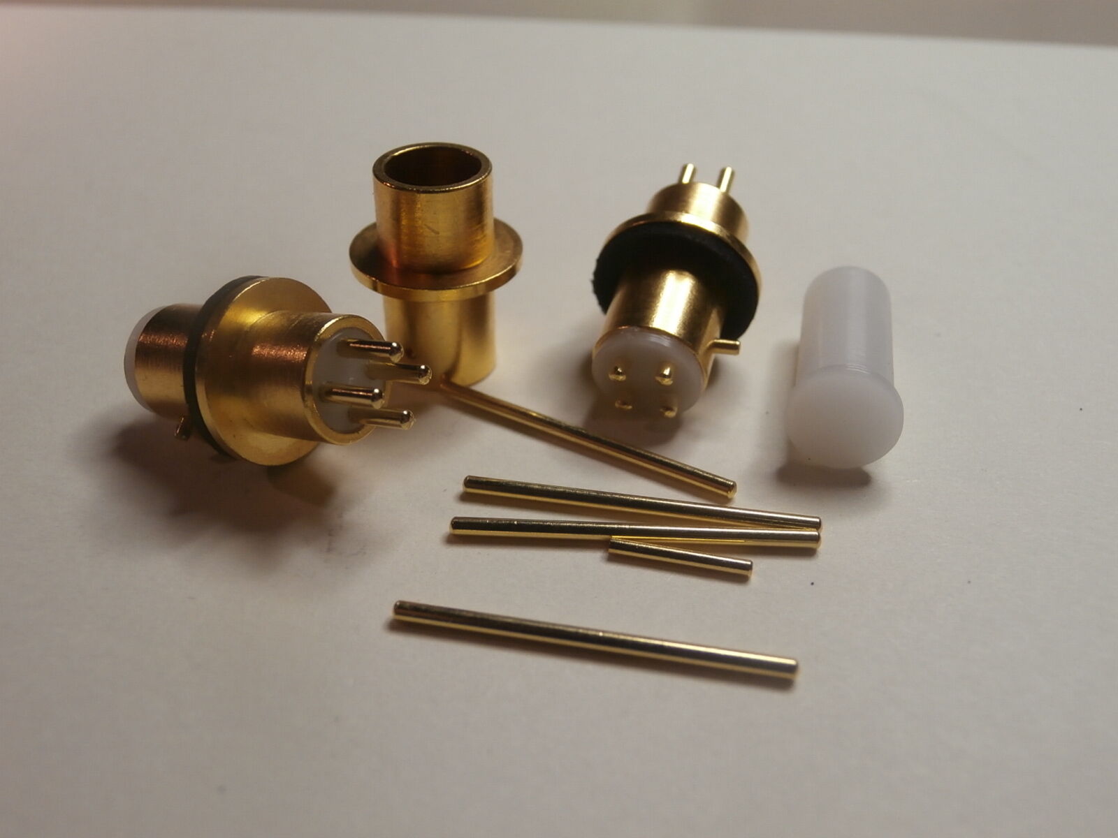 STANDARD HEADSHELL 4 PIN CONNECTOR GOLD PLATED  FOR TURNTABLE  MADE In Italy 