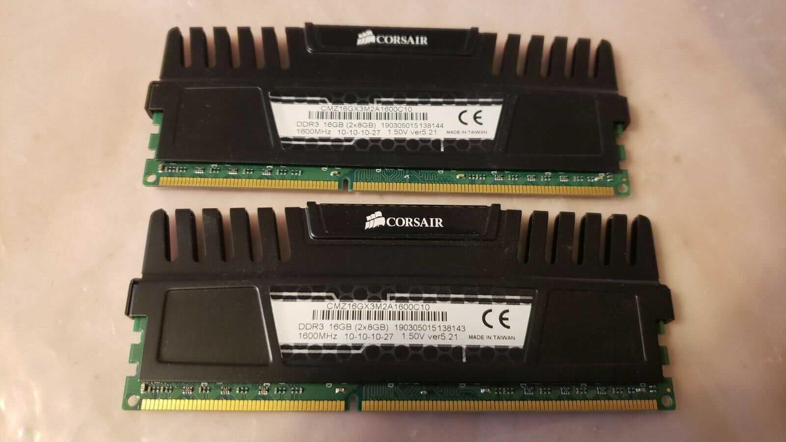 CORSAIR Vengeance Black 16GB (2x8GB)PC3 12800 DDR3 1600 1.5V Desktop Memory Ram 