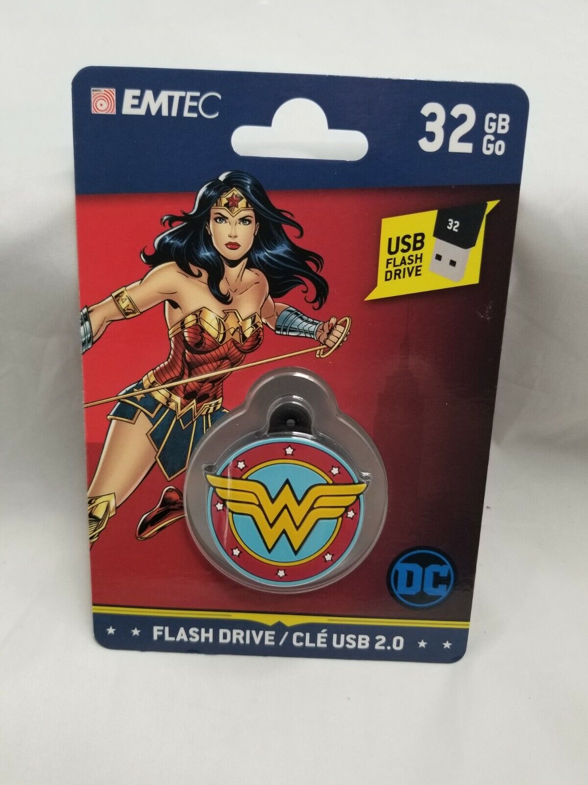 Dc Comics Wonder Woman 32 GB Flash Drive USB 2.0 Universal Compatibility Chain