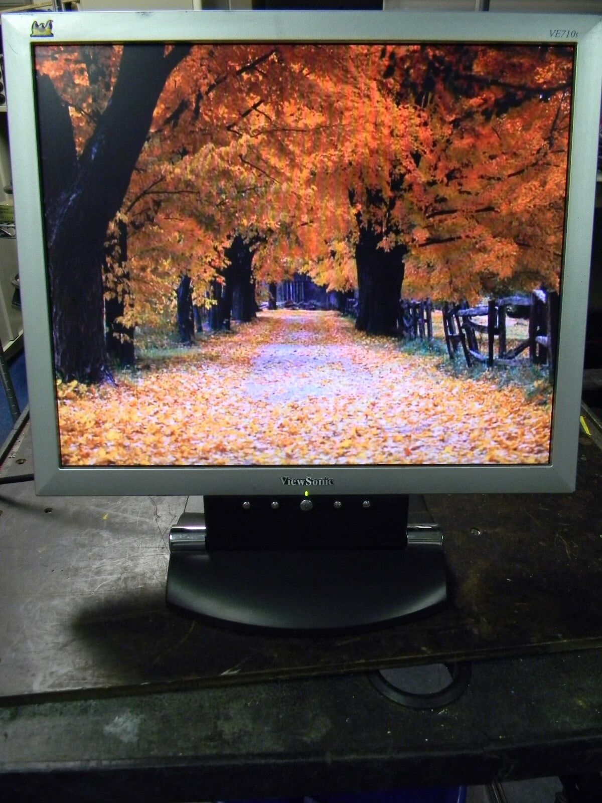 Viewsonic VE710s 17” LCD Flat Panel VGA Computer Monitor