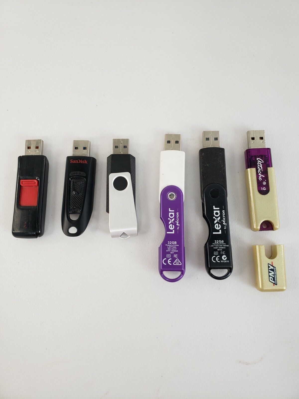 Lot of 6 USB Storage Sticks 64gb, 2x 32gb,  2x 8gb and 1gb Sandisk Lexar PNY