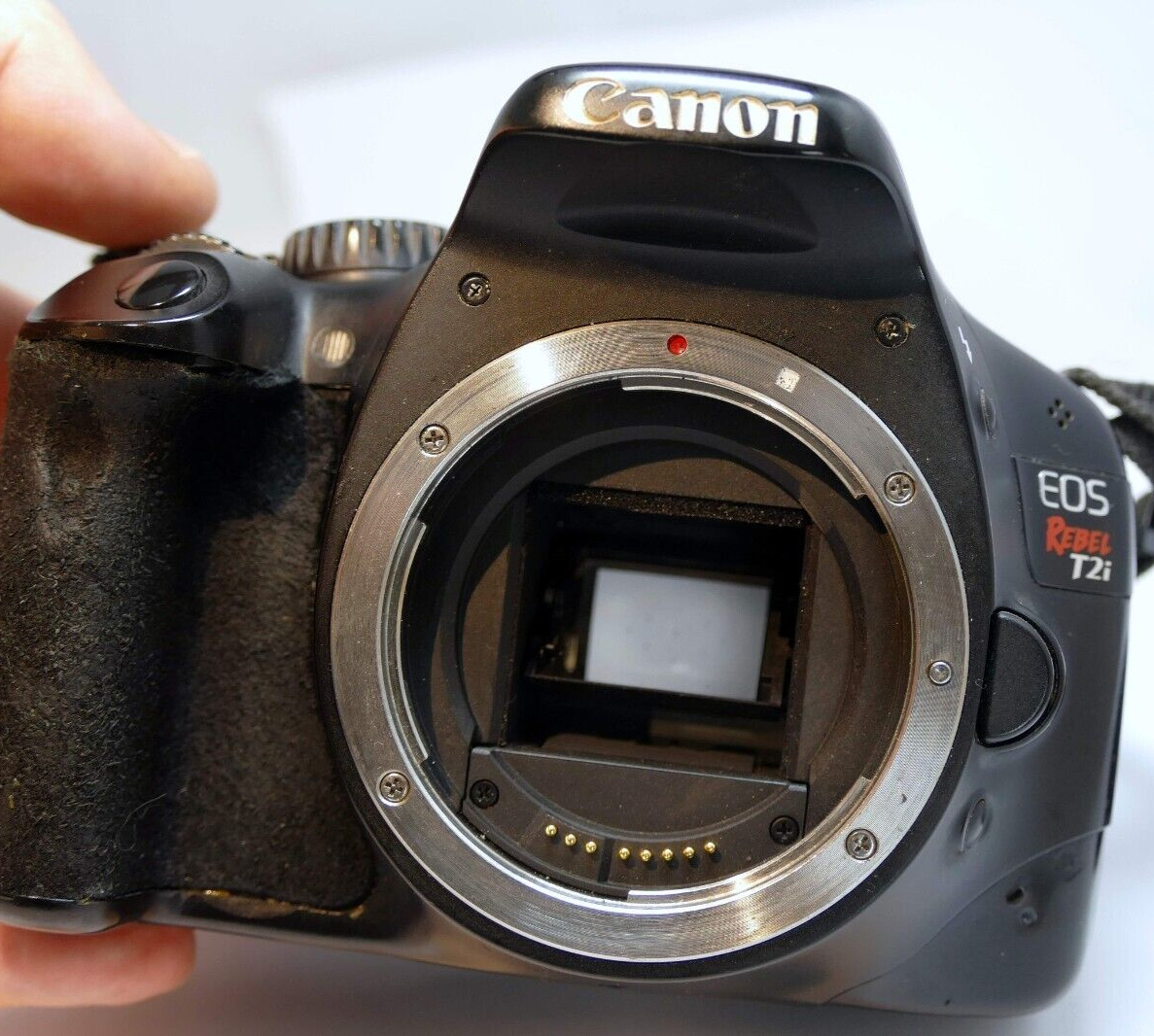 Canon EOS Rebel T2i 18 MP Digital SLR Camera - Black (Body Only) - tested, works