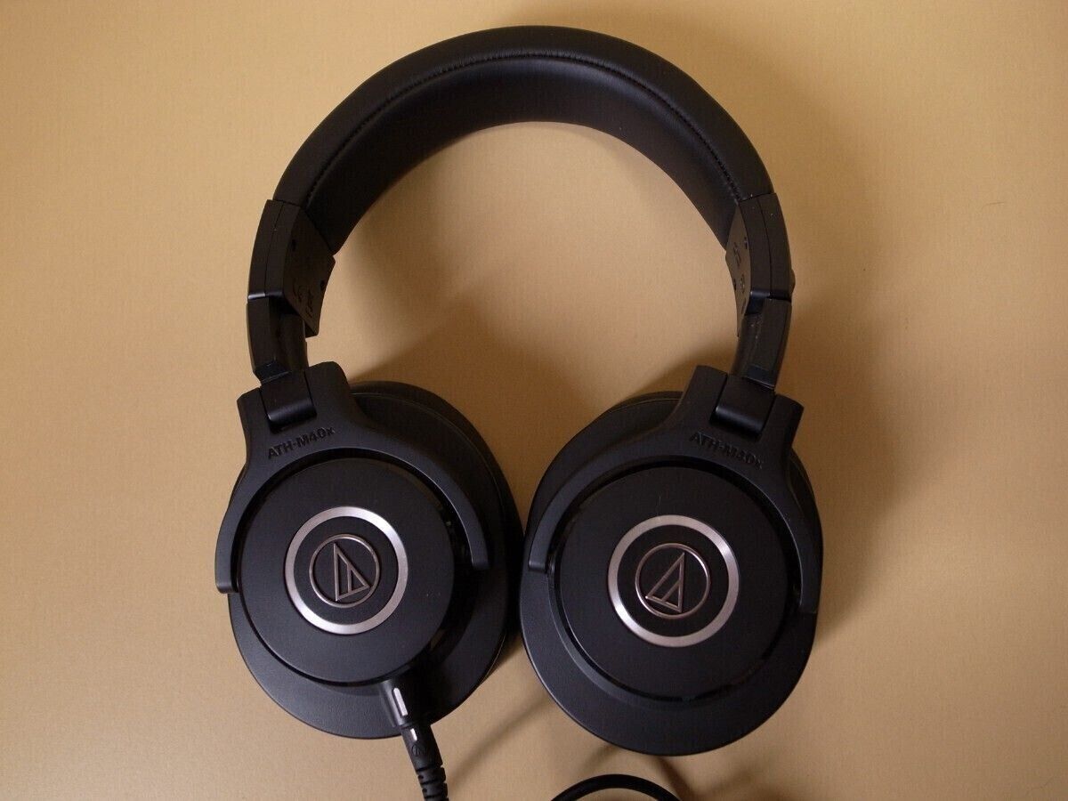 Audio-Technica ATH-M40X Professional Monitor Over The Ear Headphones Working