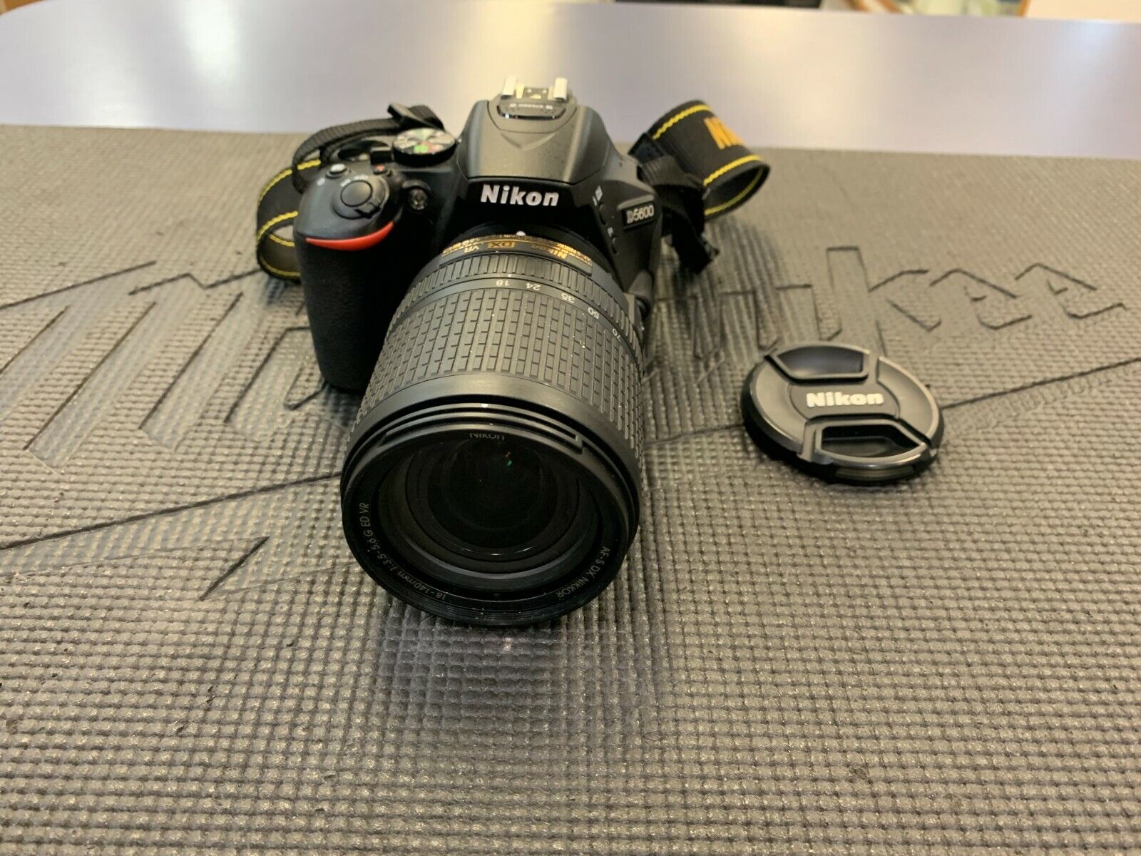 Nikon D5600 DSLR Digital SLR Camera w/ 18-140mm  Lens 