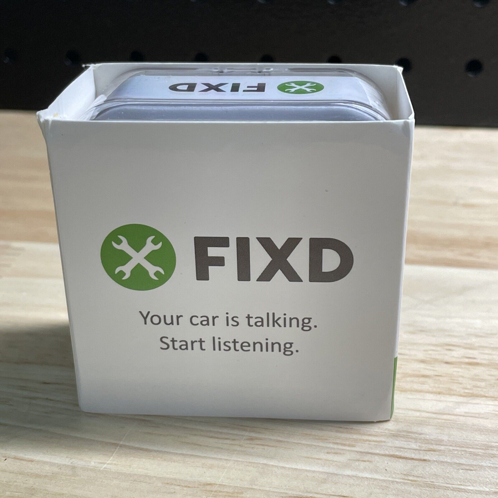 FIXD Wireless OBD2 Active Car Health Monitor / Diagnostic Scanner for iOS