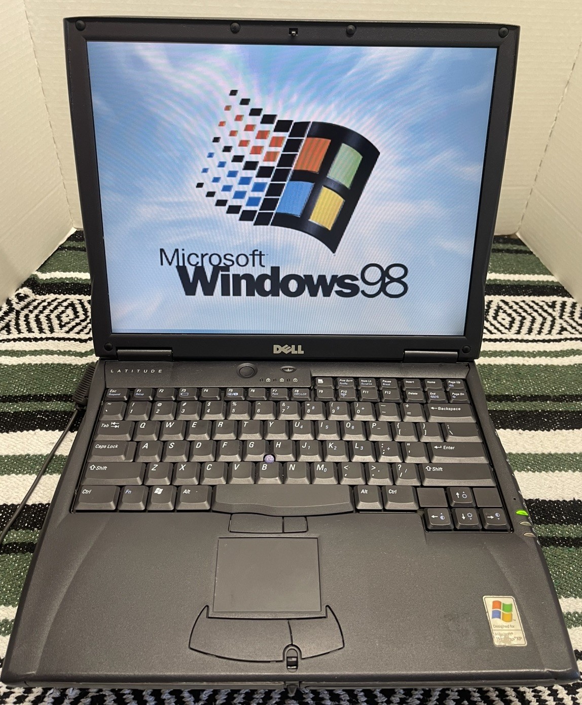Vintage Dell Latitude C640 Pentium III Windows 98 DOS Compatible Laptop Serial
