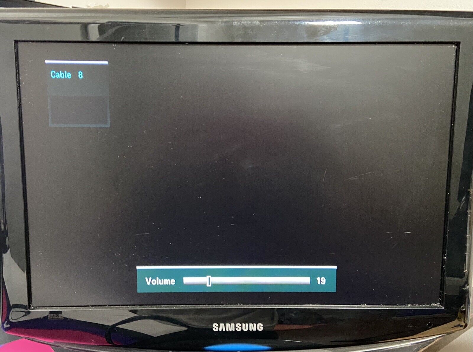 SAMSUNG LN-T1953H Monitor TV With Stand  19\