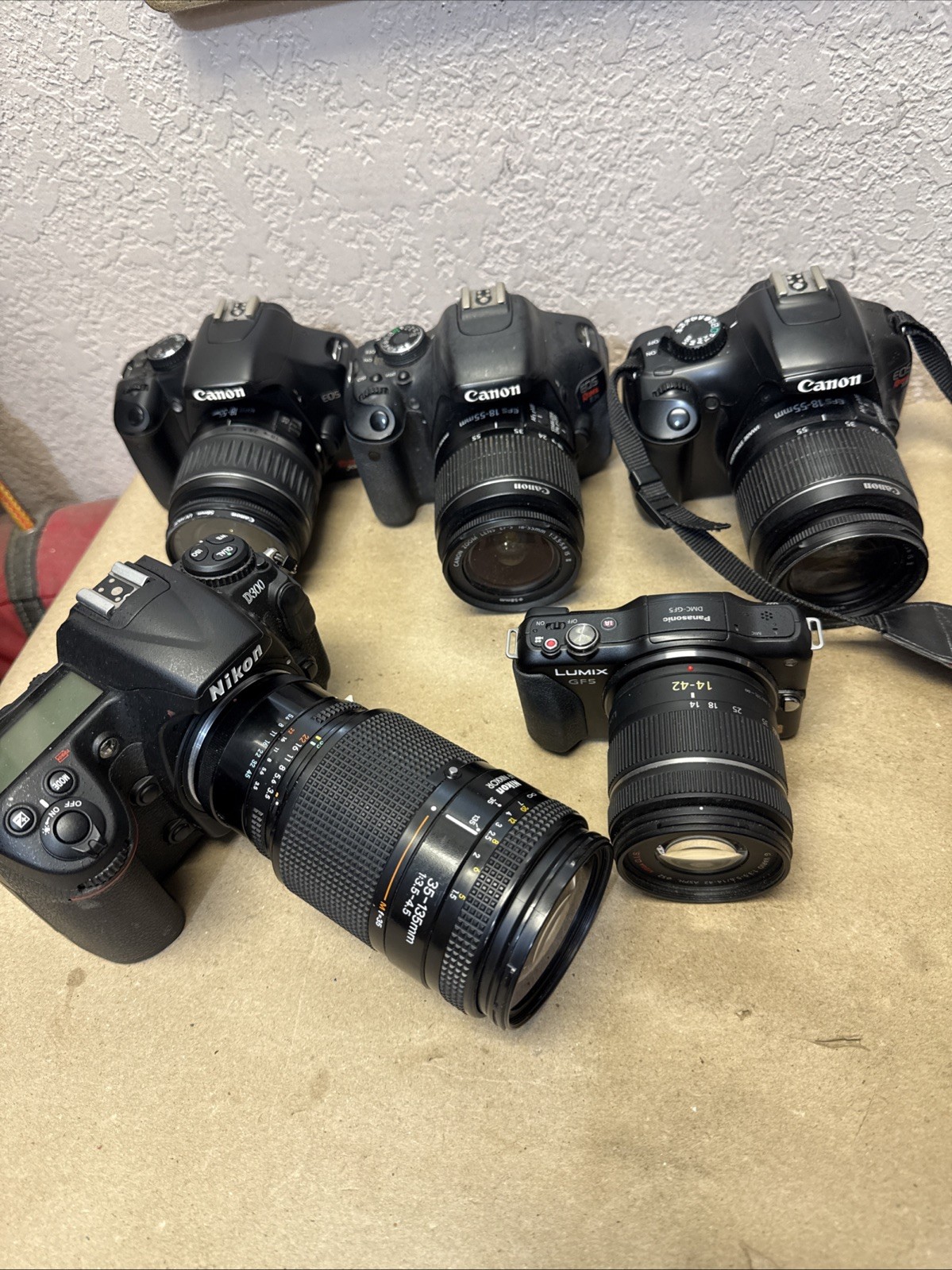 Lot Of 5 Digital SLR Cameras (As Is, Untested, No Batteries,) Lot Of 5 Digital SLR Cameras (As Is, Untested, No Batteries,)
