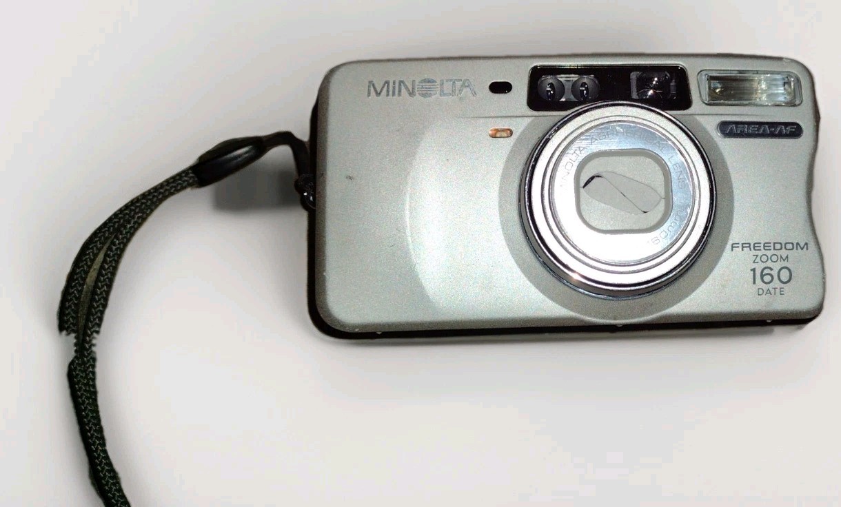 Minolta Freedom Zoom 160 35mm Point & Shoot Film Camera No Battery Minolta Freedom Zoom 160 35mm Point & Shoot Film Camera No Battery