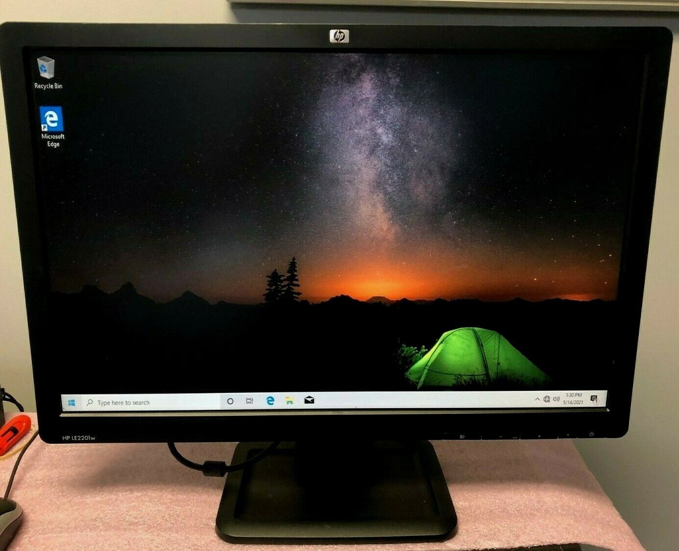 HP LE2201w NK571A 22” Monitor w/ Cables *Free Shipping* 