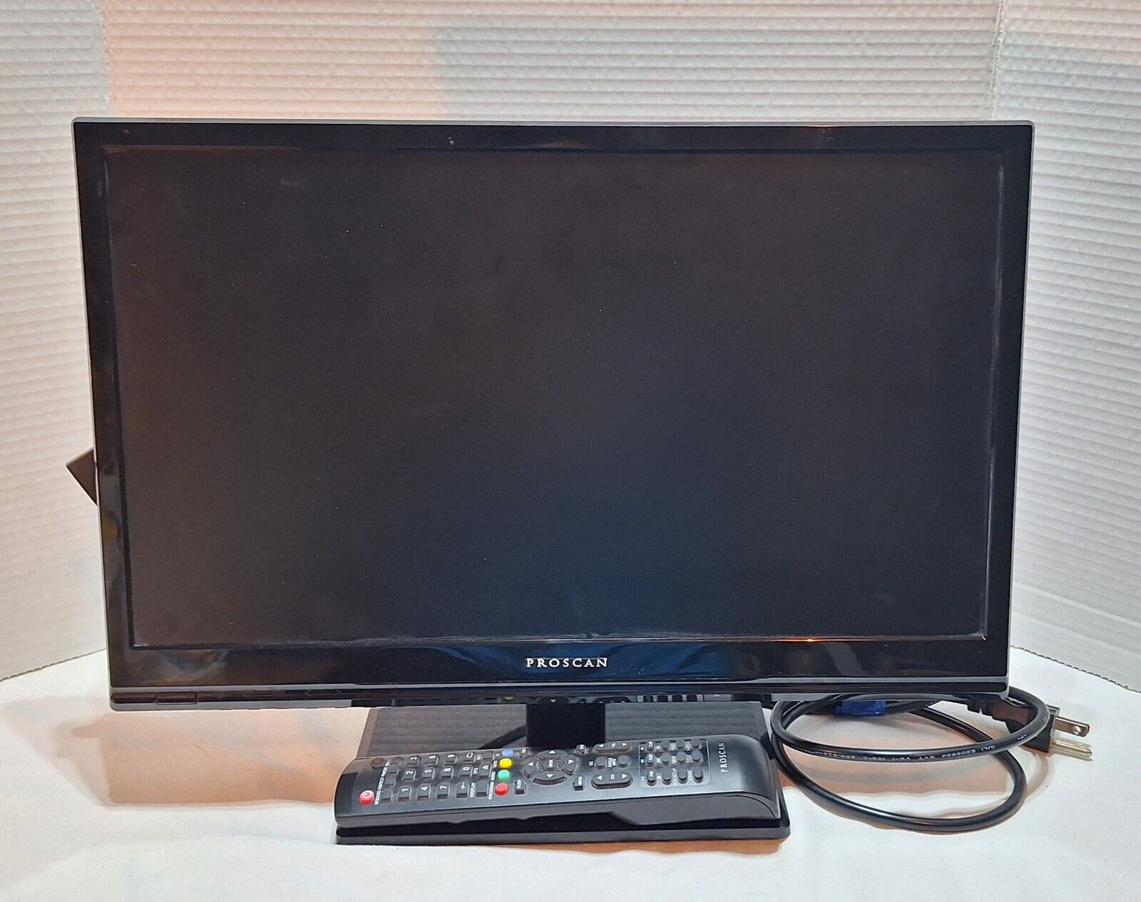 Proscan 19 Inch Wide Screen TV/MONITOR MODEL: PLEDV1945A-D. ...WITH REMOTE
