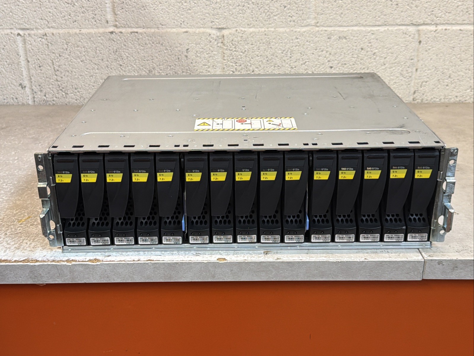 Dell EMC 15-Bay 3.5 Dell EMC 15-Bay 3.5