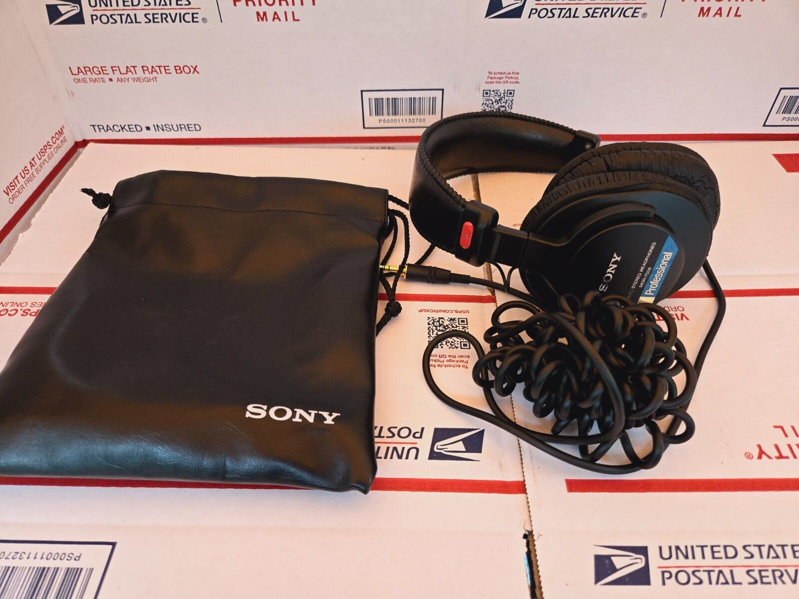 Sony MDR-7506 Dynamic Stereo Studio Monitor Headphones