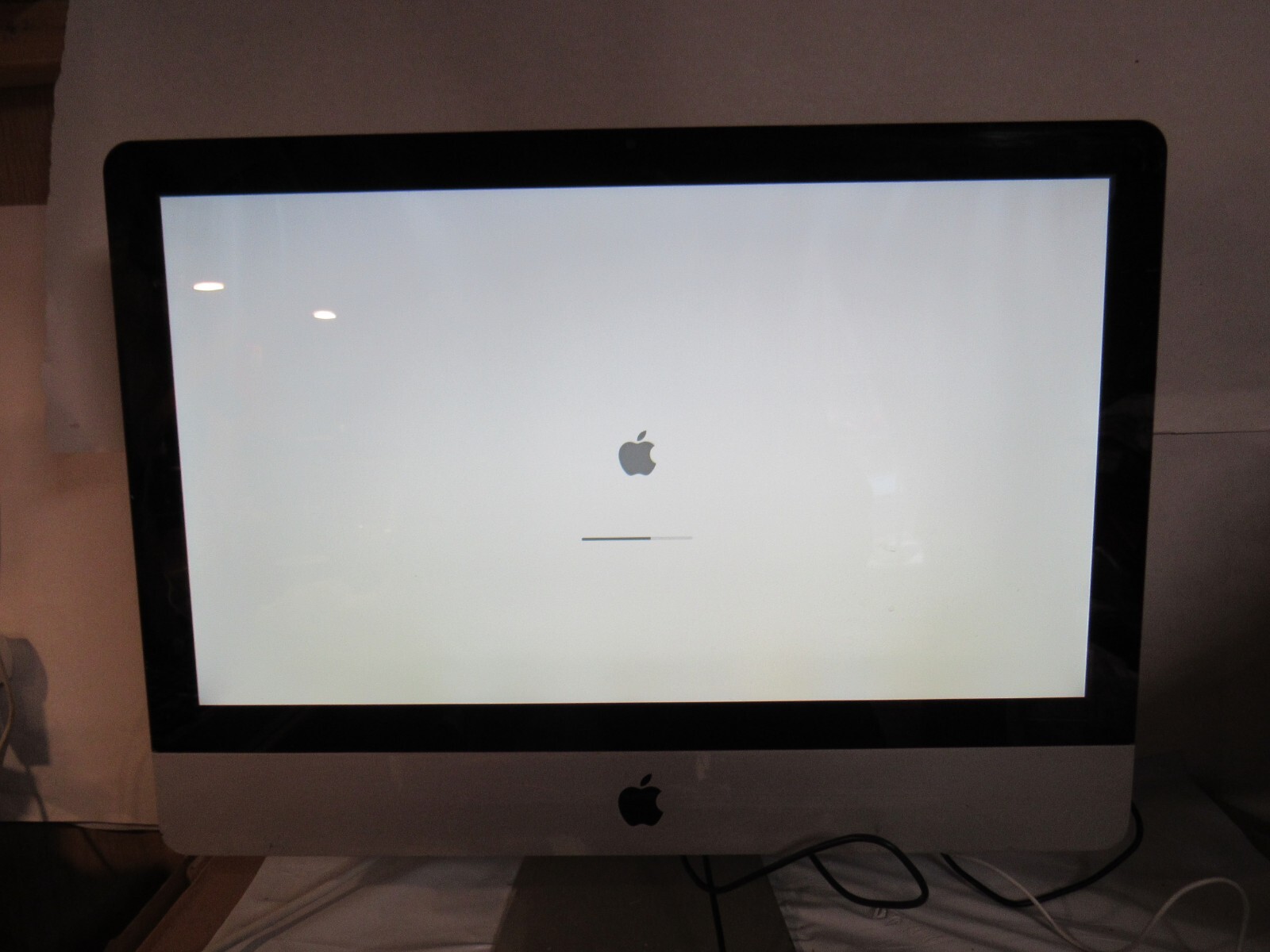 iMac 21.5” 500GB High Sierra All in One Desktop V6M iMac 21.5” 500GB High Sierra All in One Desktop V6M