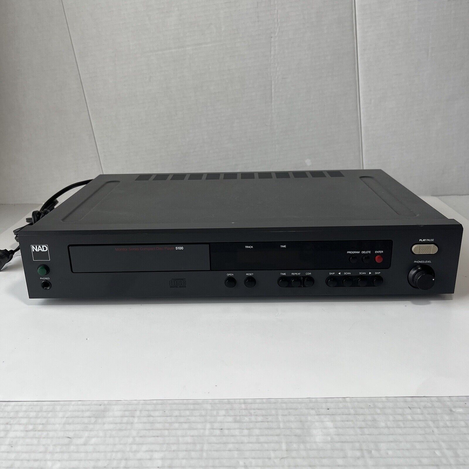 NAD Monitor Series Compact Disc Player 5100 No Remote For Parts Or Repair