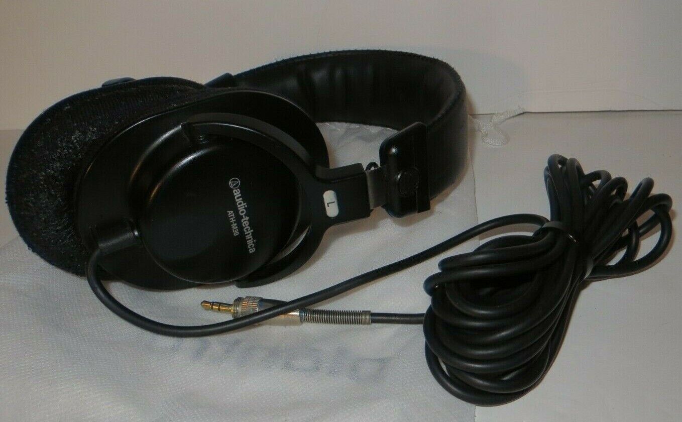 audio-technica ATH-M30 Close Back Dynamic Stereo Monitor Headphones 