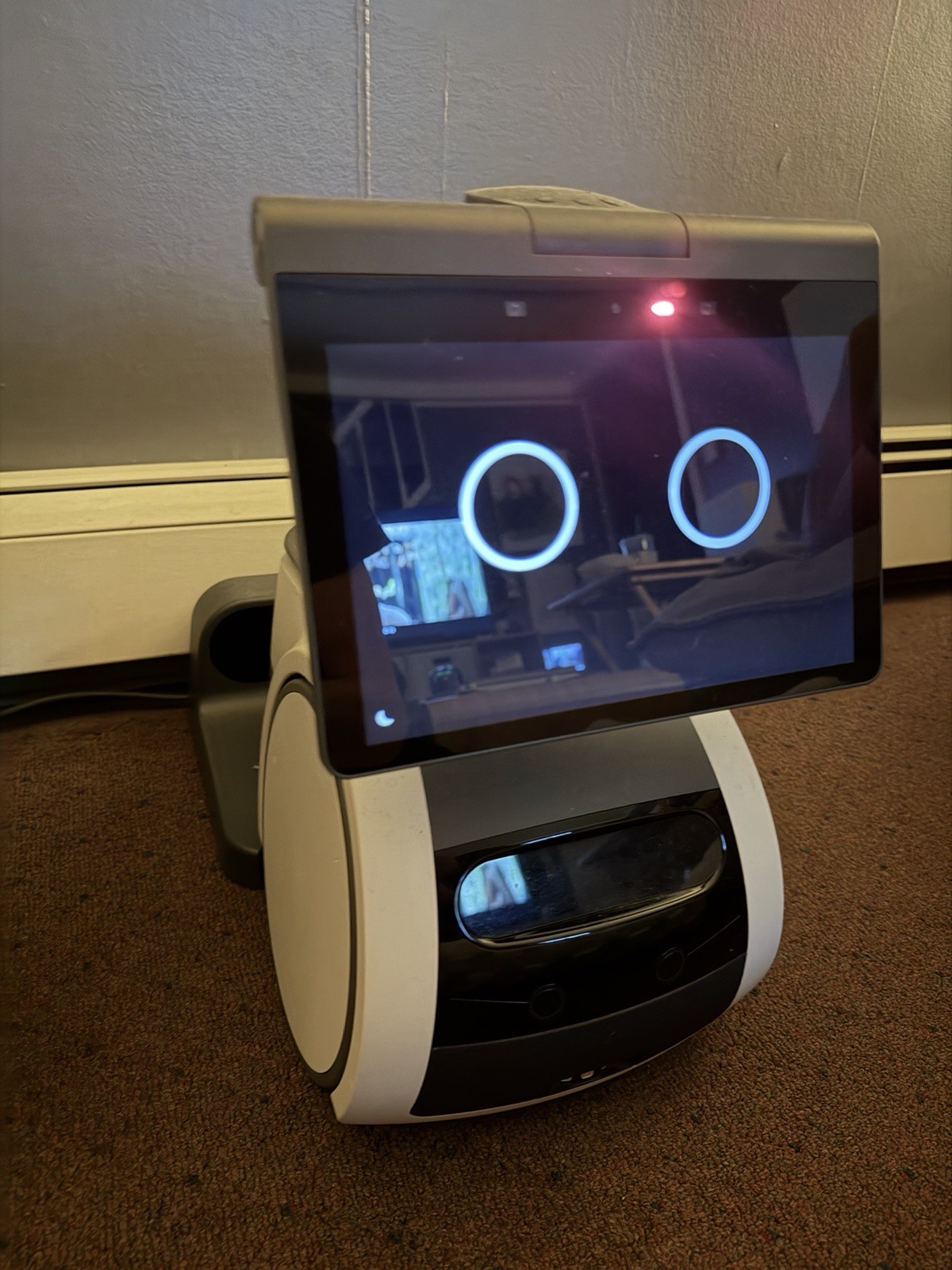 Amazon Astro Household Robot w/ Charging Dock - Excellent Condition