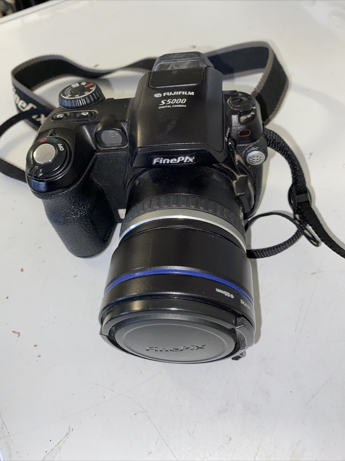 Fuji Finepix S5000 Digital Camera Point and Shoot  22x 10x OPTICAL  2.2x DIGITAL