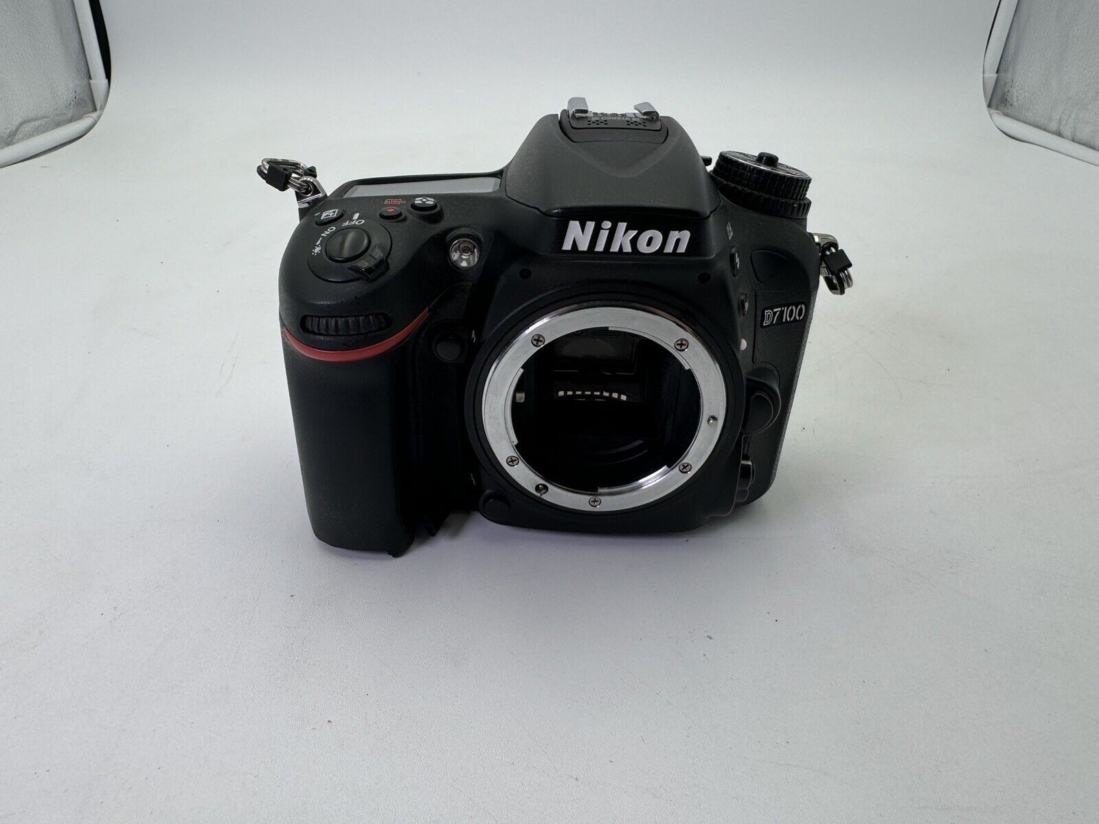 Nikon D7100 Digital SLR Camera Body 24mp - Black - READ