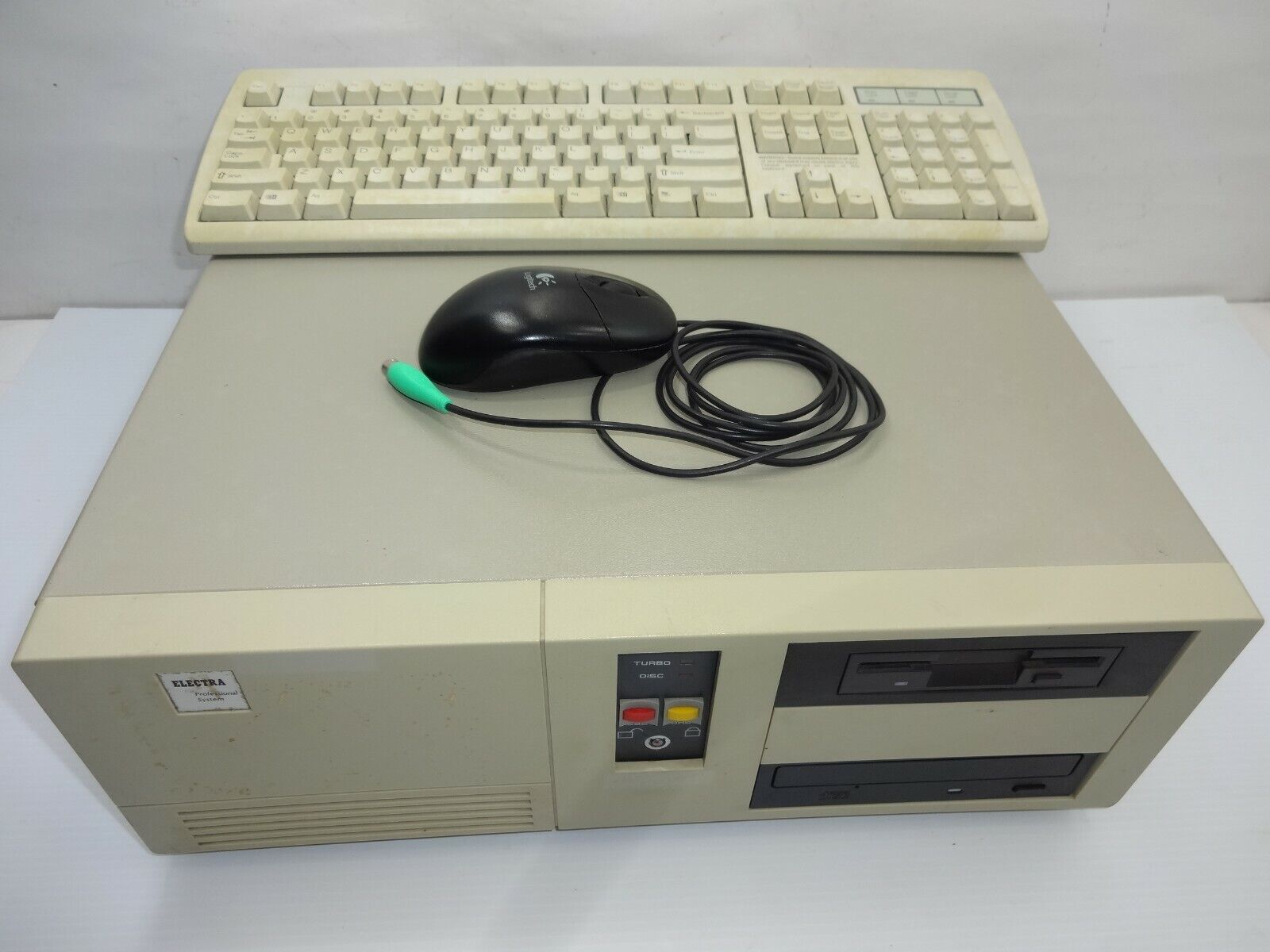 Vintage Windows 98SE  Asus ME-99B Motherboard 400 MHz Celeron IBM Style Case