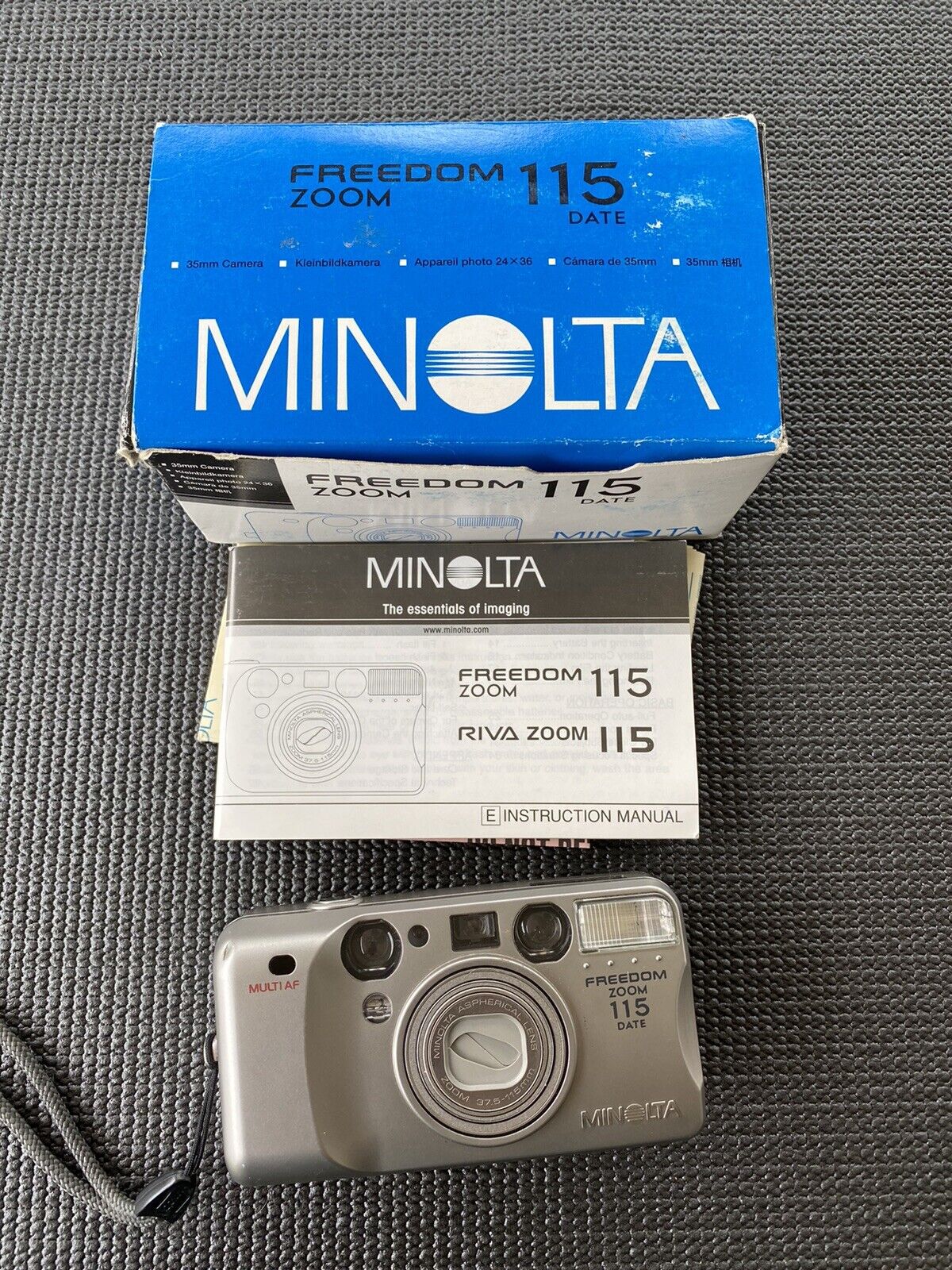 Minolta Freedom Zoom 115 Date 35mm Point & Shoot Film Camera w/battery Tested