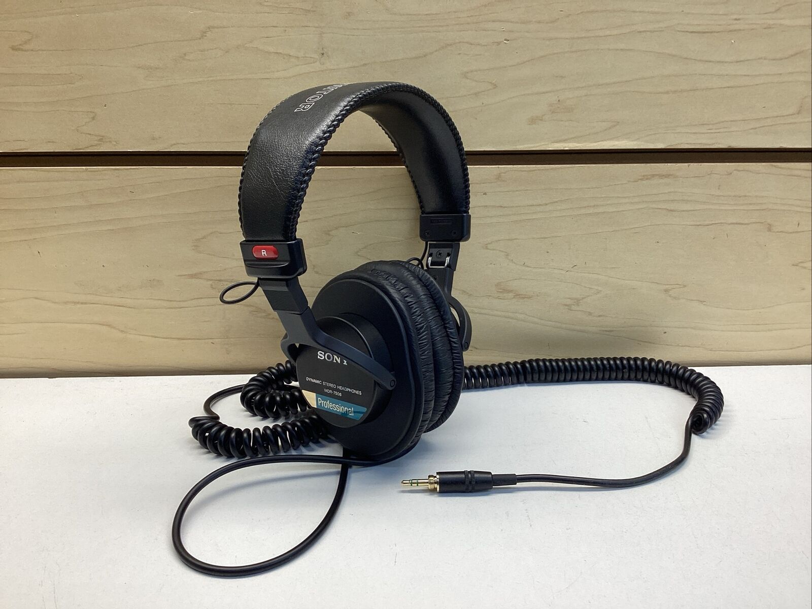 Sony Professional Mdr7506 Sound Monitor Headphones