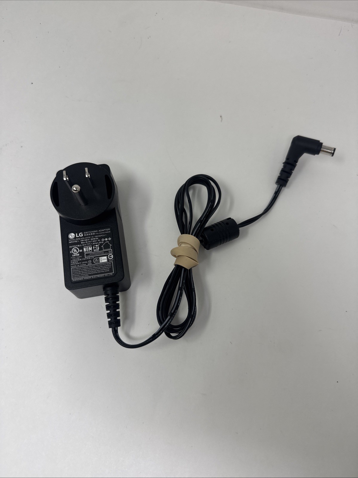 LG Monitor AC Adapter ADS-40FSG-19  ADS-25FSF-19 19025GPCU-1 AD2139620 19V 1.3A