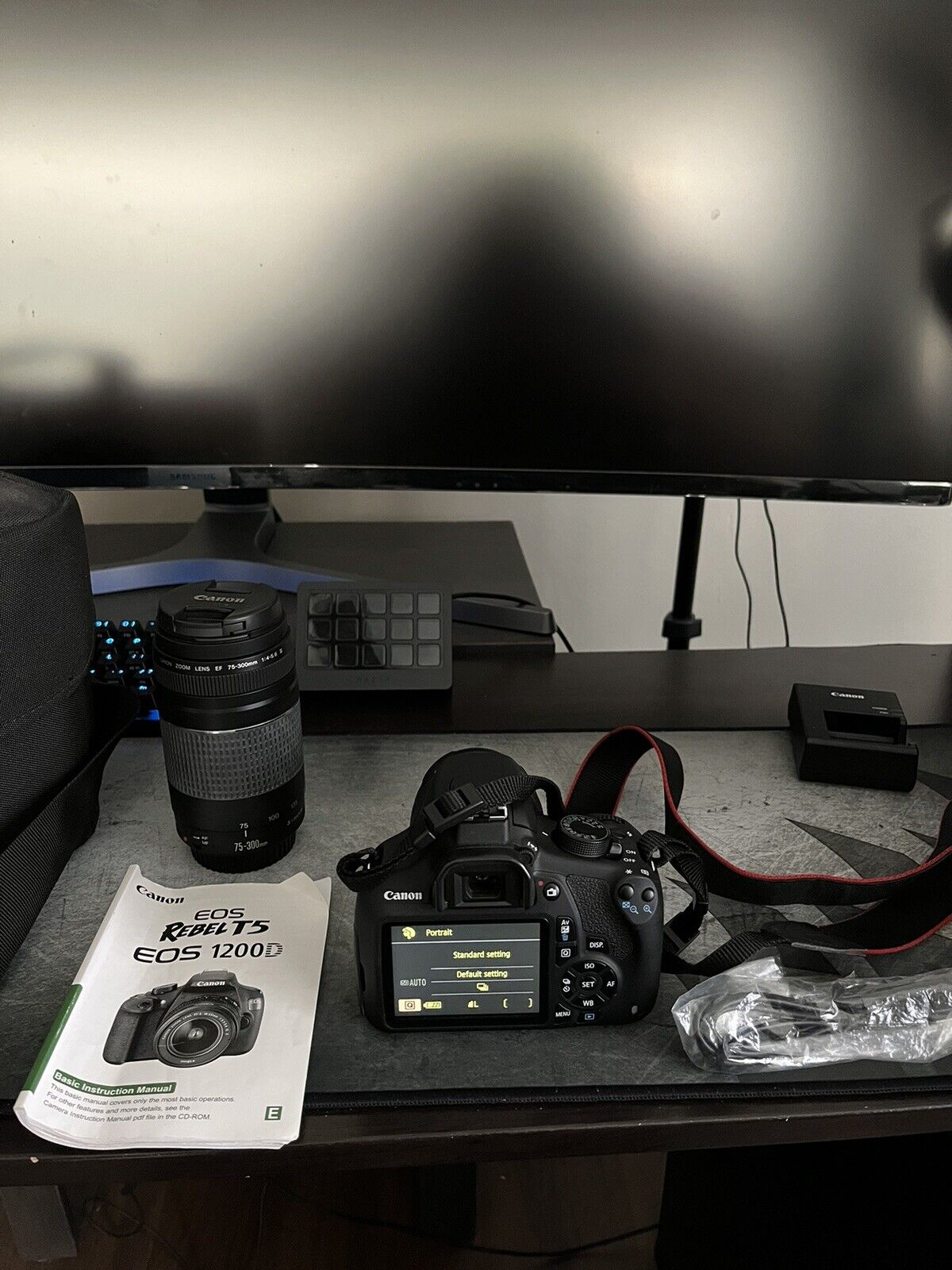 Canon EOS Rebel T5 / EOS 1200D 18.0MP Digital SLR Camera - Black (Kit w/ EF-S IS