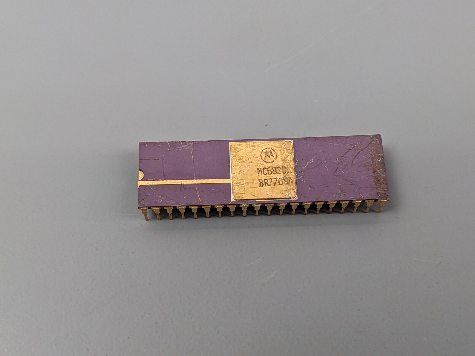 Motorola MC6820L Vintage Purple Gold PIA Peripheral Interface Adapter ~US STOCK