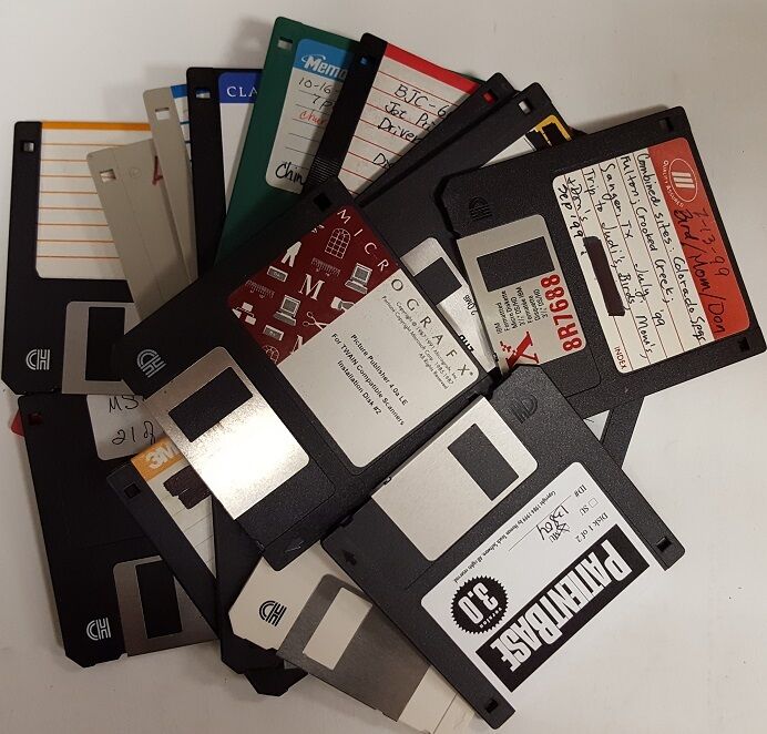 100 NON WORKING Floppy Disks.  