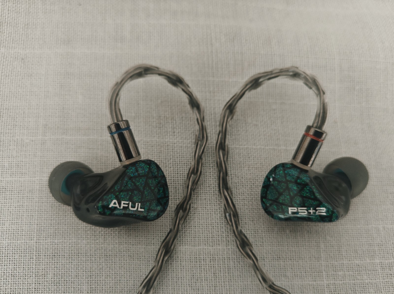 AFUL Performer 5+2 7 2DD+4BA+1MICRO Planar In-Ear Monitor 4.4mm AFUL Performer 5+2 7 2DD+4BA+1MICRO Planar In-Ear Monitor 4.4mm