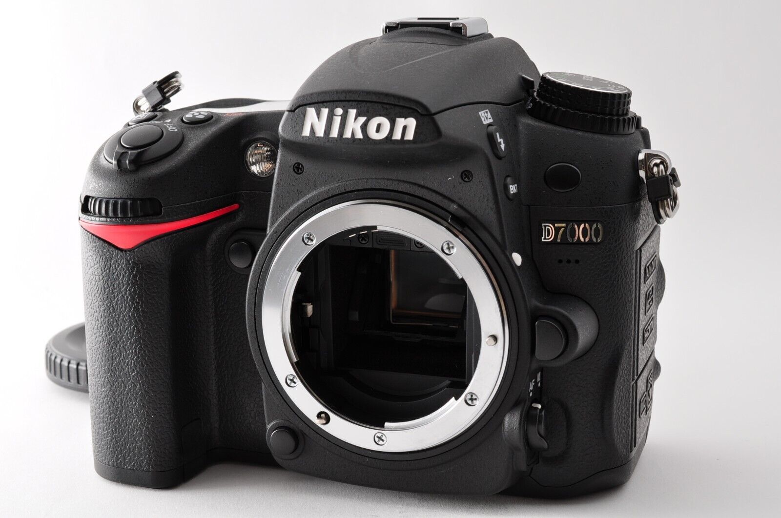 [Mint] Nikon D7000 16.2 MP Digital SLR Camera Body Black Count: 2207