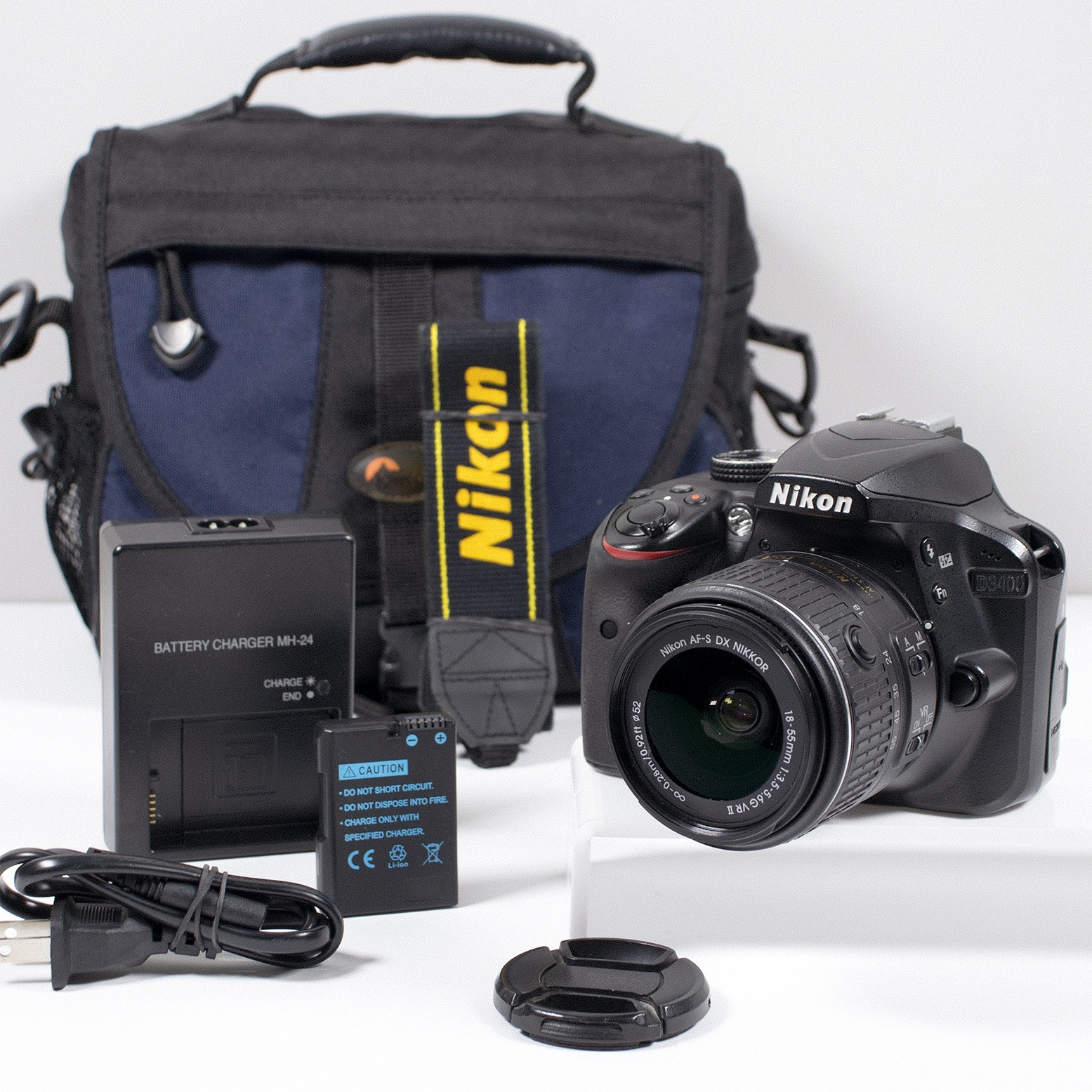Nikon D3400 Digital SLR Camera w/18-55mm VR II Lens *Bundle**TESTED & CLEAN**
