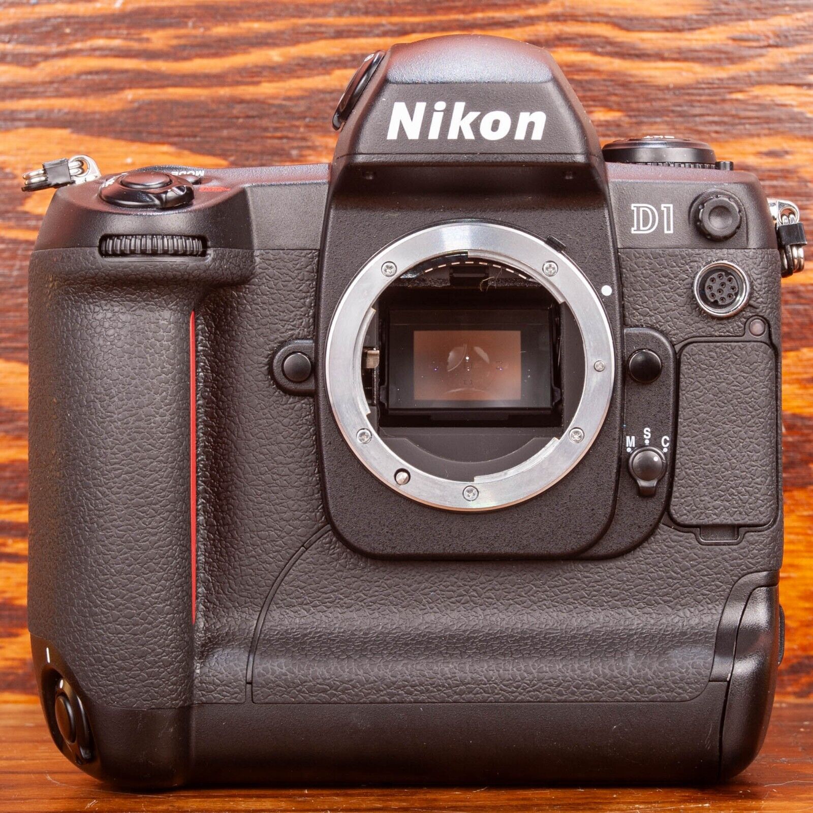 Nikon D1 2.7MP Retro Digital SLR Camera Body Only Tested Working