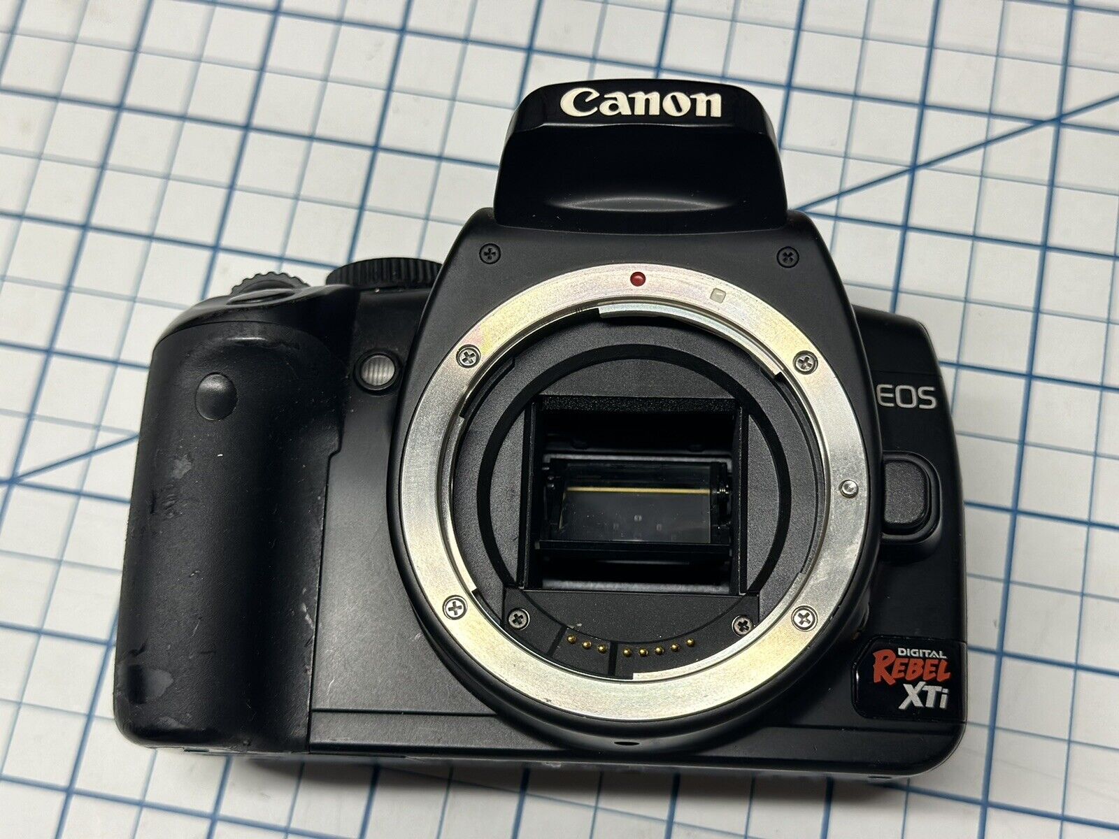 Canon EOS Digital Rebel XTi Digital SLR Camera *FOR PARTS*