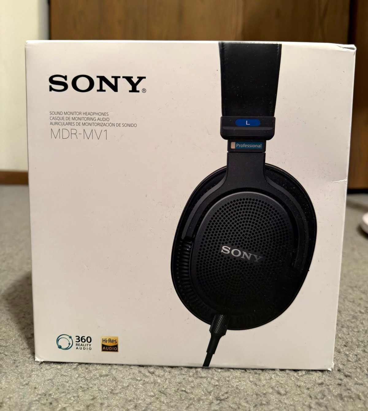 Sony MDR-MV1 Open-Back Wired Over-Ear Studio Monitor Headphones Black Sony MDR-MV1 Open-Back Wired Over-Ear Studio Monitor Headphones Black