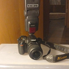 Nikon D3000 10.2MP Digital SLR w/ 3x Zoom Lens, TT560 Speedlite Flash picture